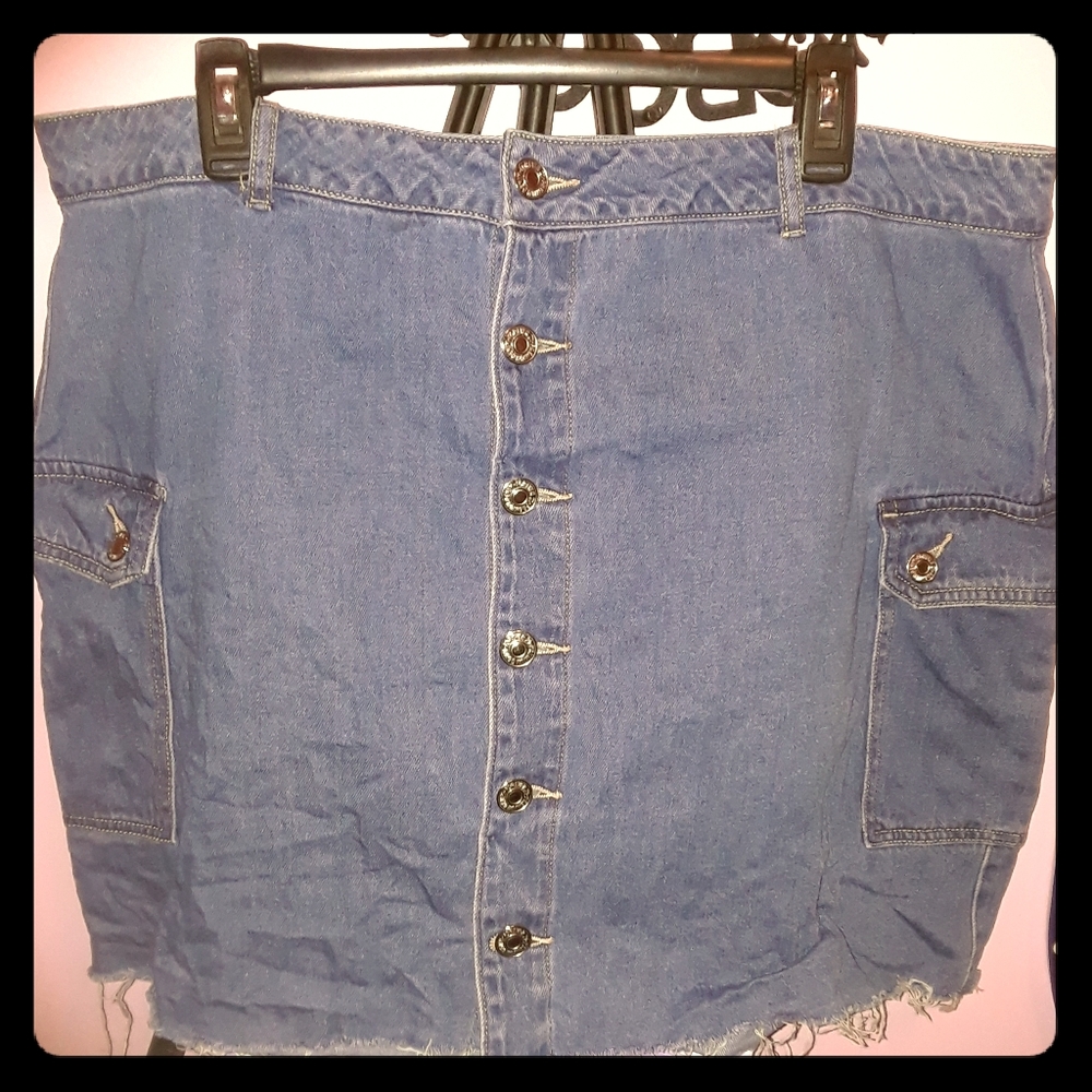 Forever 21 Plus Size cargo denim skirt 1X
